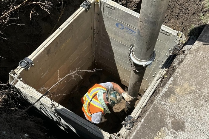 How Can Homeowners Tell if a Sewer Line Problem Requires Repair or Replacement?